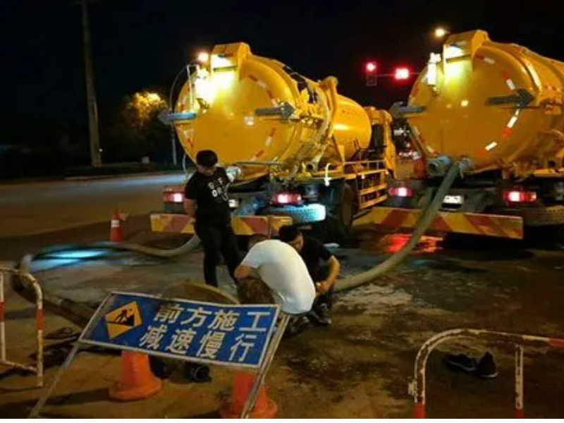 南宁专业的疏通团队24小时上门服务管道疏通管道清洗