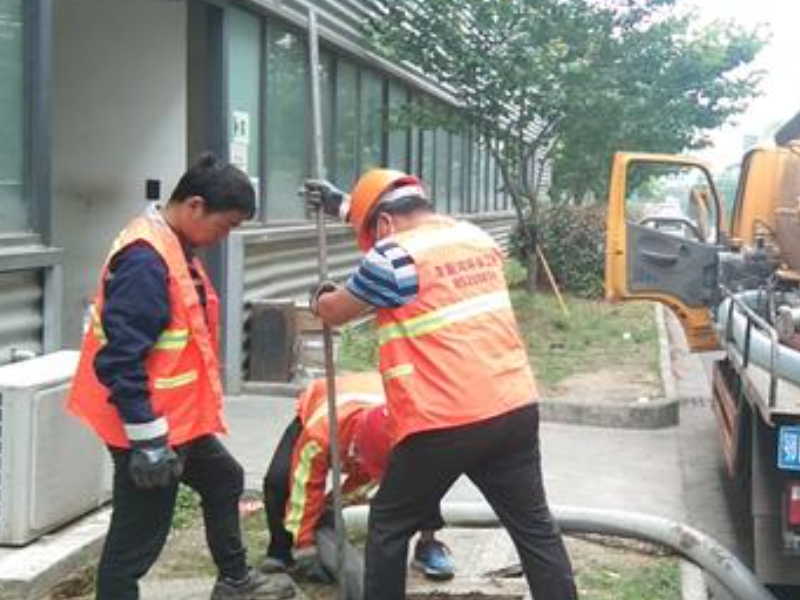 南宁低价疏通马桶 地漏 浴缸 蹲坑 阴沟等管道