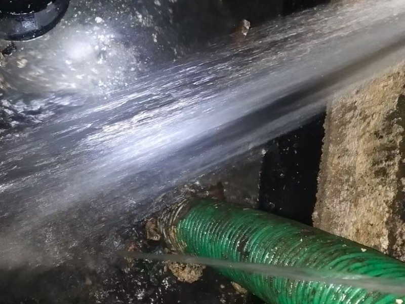 南宁专业疏通厕所马桶更换蹲坑水管漏水维修安装专业清