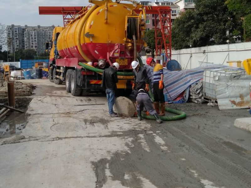 南宁马桶疏通,洗菜池清理,24小时上门,价钱好商量