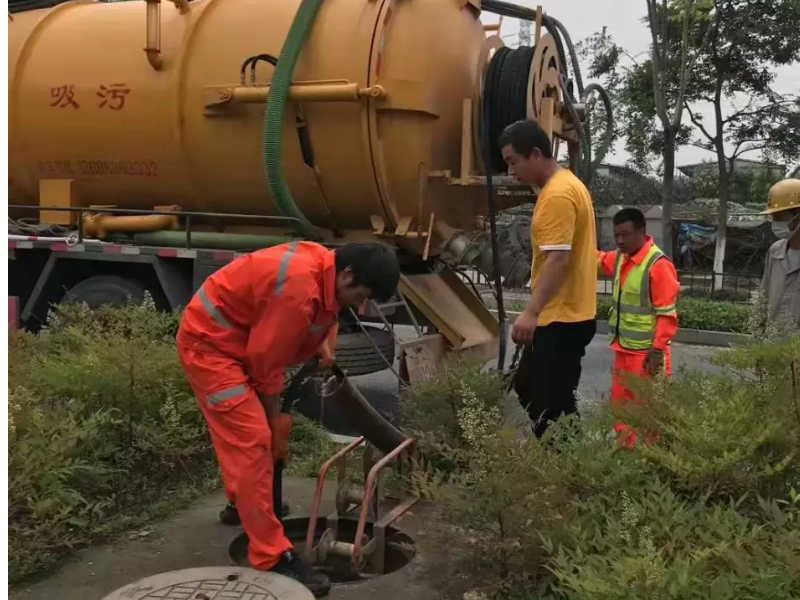 南宁下水道疏通。管道改装，化粪池清理，管道清洗