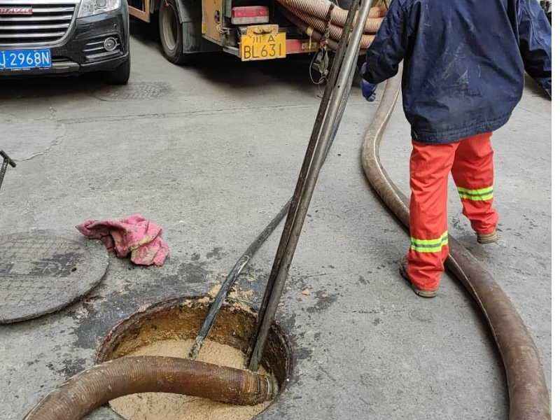 南宁低价疏通马桶 地漏 浴缸 蹲坑 阴沟等管道
